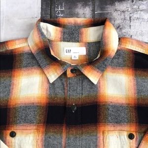 GAP Men’s Button Down Flannel Shirt